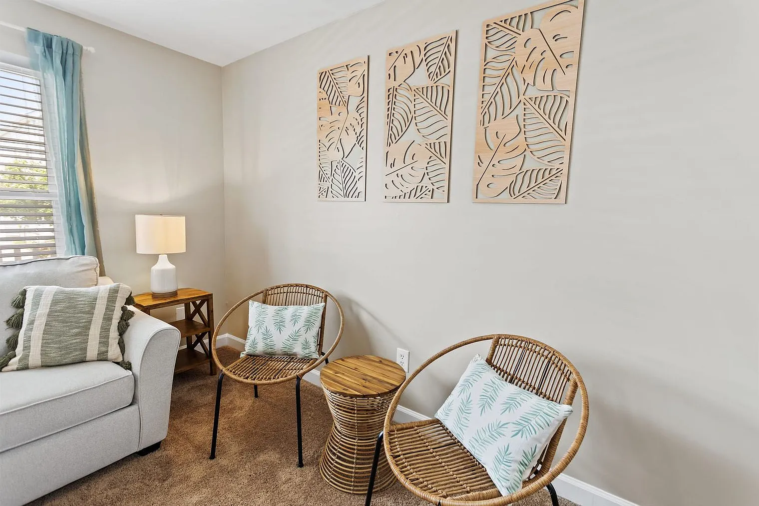 3 bed, 2.0 bath, 1496 sqft, $4,341 — Photo 4