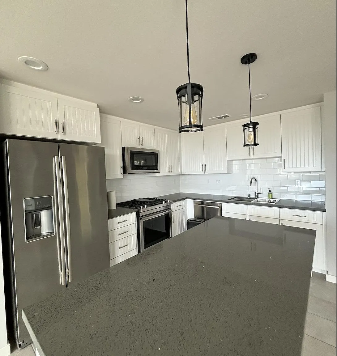 3 bed, 1756 sqft, $5,095 — Photo 1