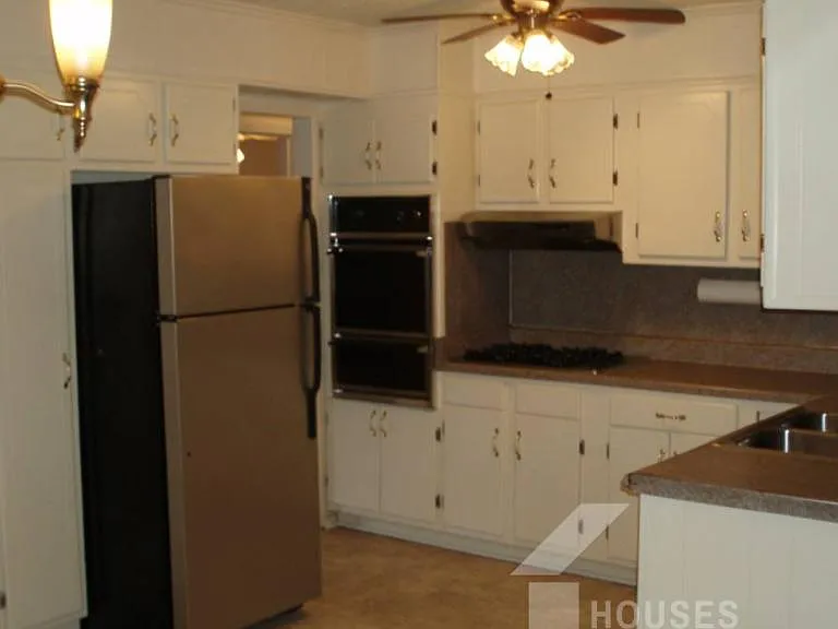 27 Flower Dr — Photo 7