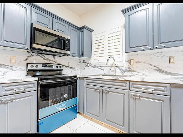 2320 NW 52nd St #B — Photo 7