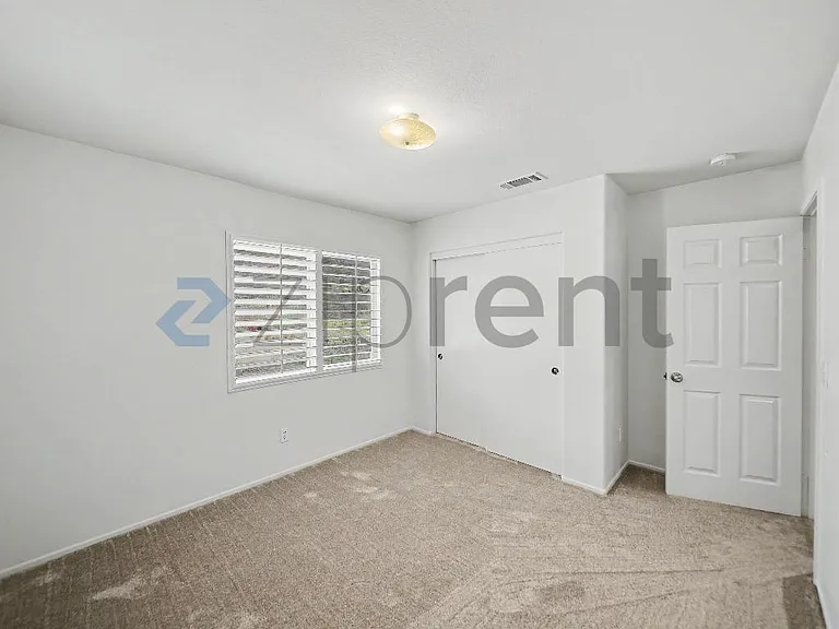 294 Kieswetter St — Photo 37