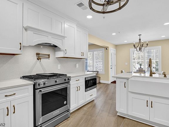 2nd image of 105 Riveredge Dr