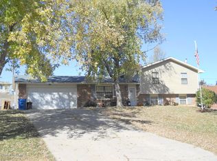 5022 Rainbow Hills Rd, Jefferson City, MO 65109