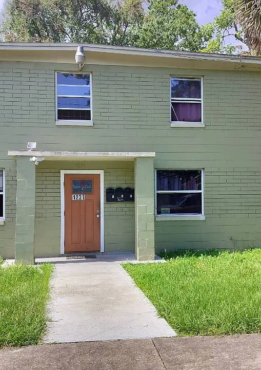 1231 McConihe St #4