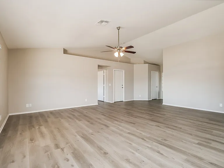 8125 E Ellis St — Photo 3