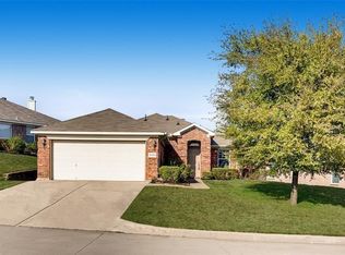 2433 Big Spring Dr, Fort Worth, TX 76120
