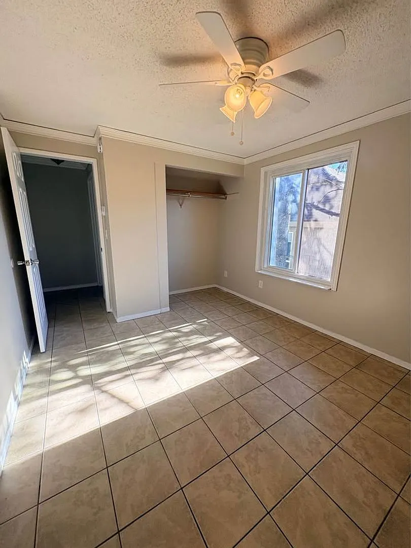 1318 W Mallon — Photo 3
