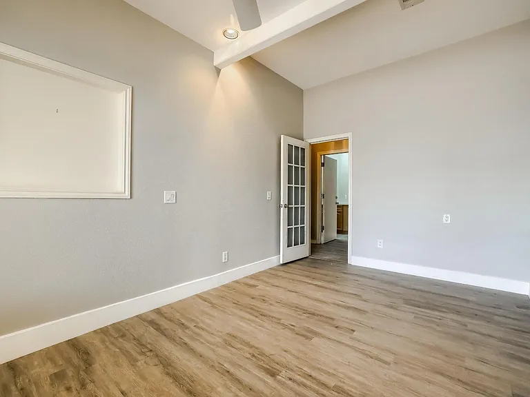 9904 Mariah Cv — Photo 12