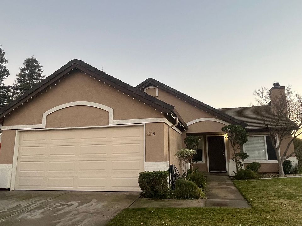 1st image of 2218 Heritage Manor Dr