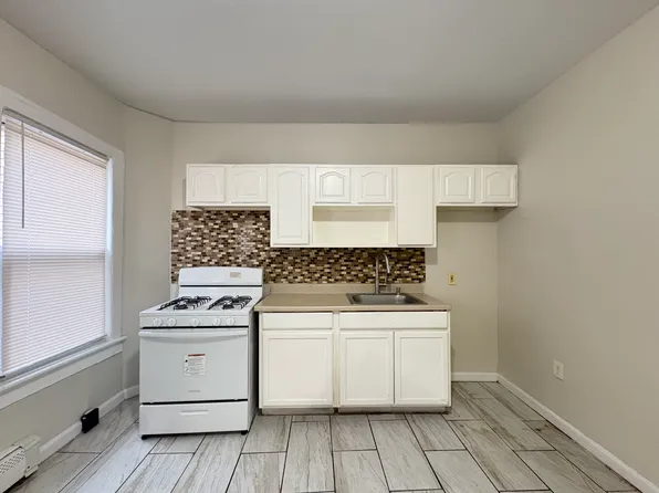 138 Fulton Avenue image 1 of 9