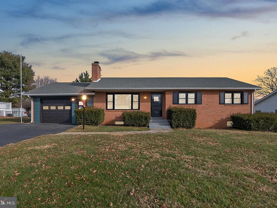 3887 Shadywood Dr