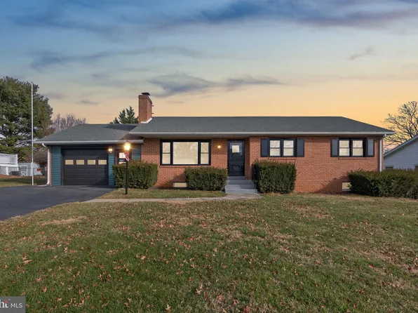 3887 Shadywood Dr, Jefferson, MD 21755
