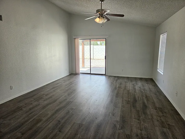 8728 W John Cabot Rd — Photo 2