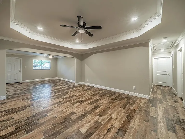 1813 Tompkins Dr — Photo 3