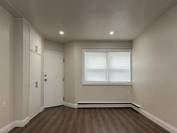 3rd image of 89 Ofield Rd #1