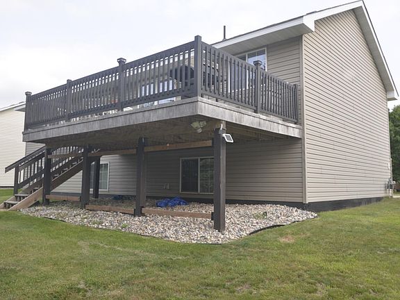 2nd image of 905 Cobblestone Ln