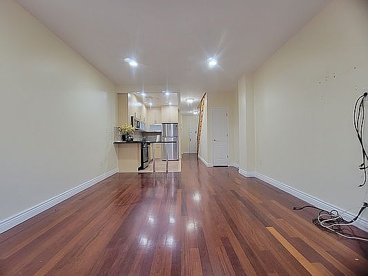 5th image of 2428 Ocean Ave #6