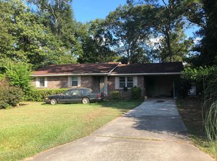 414 Davis Dr, Centerville, GA 31028