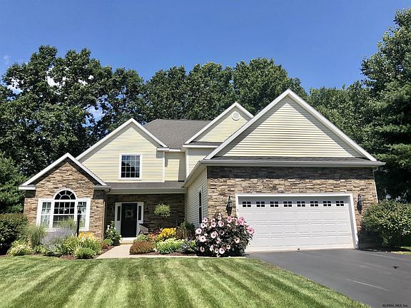 2nd image of 3 Woodbridge Ct