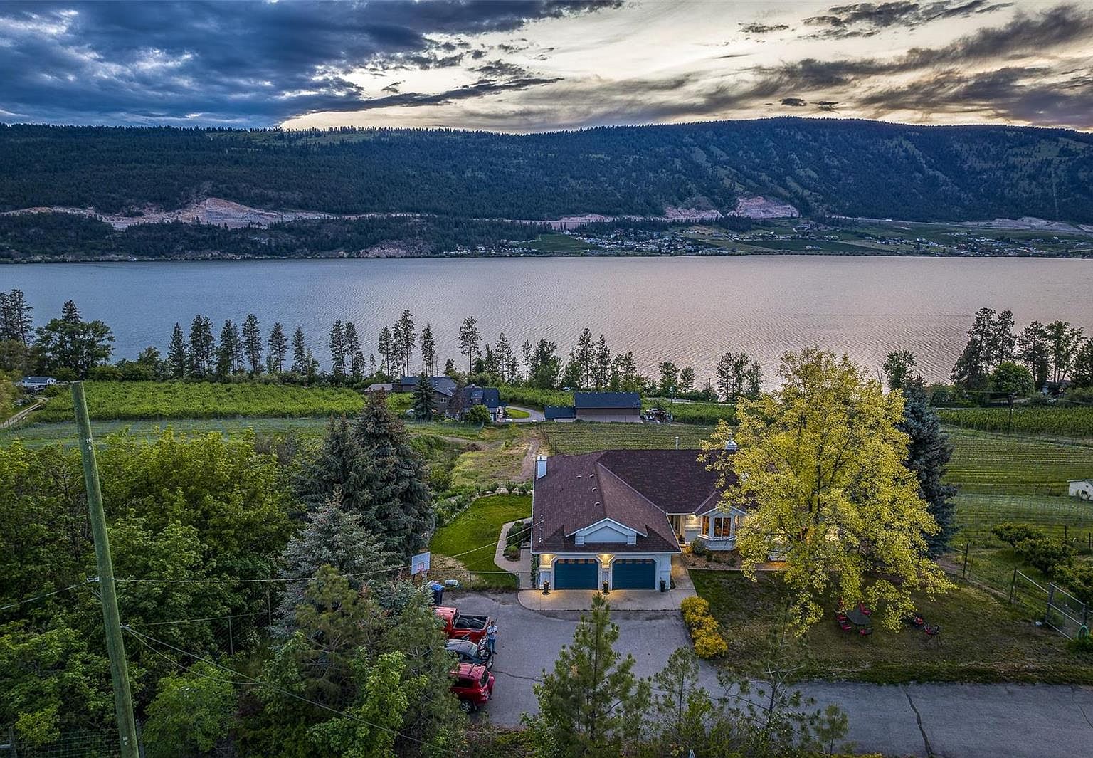 14420 Oyama Rd, Lake Country, BC V4V 2C7 MLS 10269649 Zillow