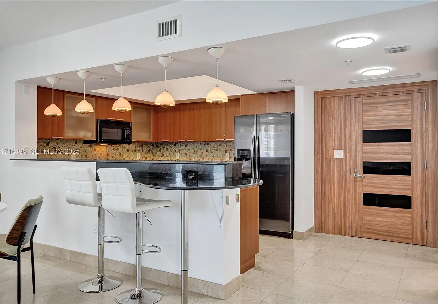1 bed, 1000 sqft, $4,000 — Photo 3