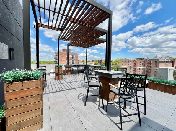 138-28 Queens Boulevard image 8 of 18