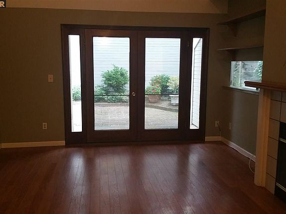 2nd image of 1638 Somerset Pl