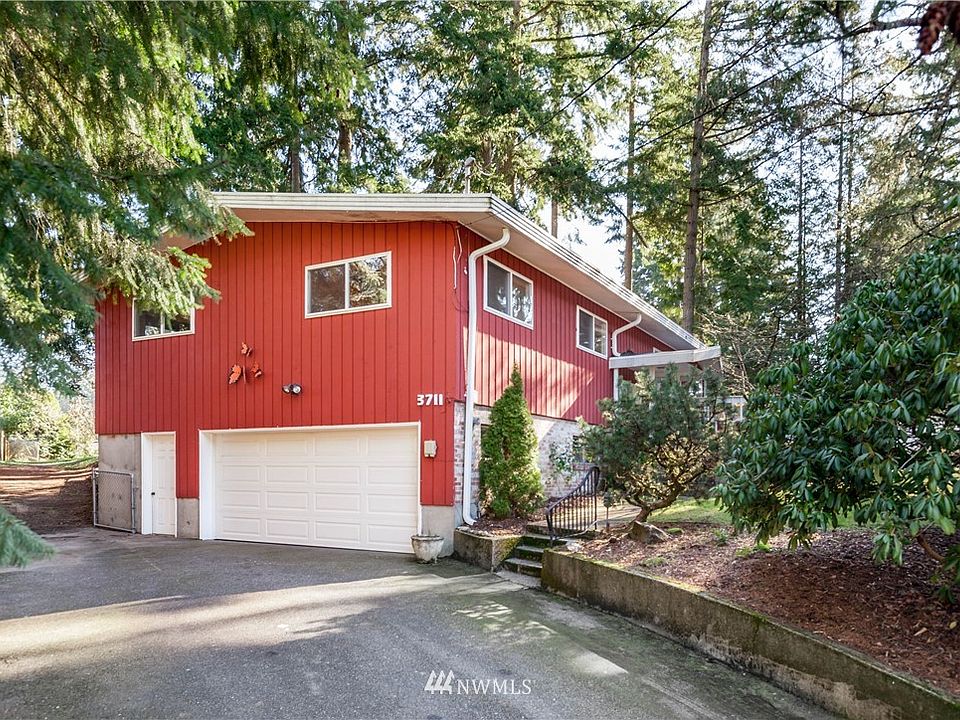 Wonderful wooded property with RV parking