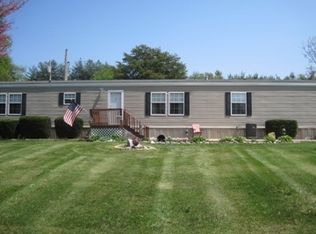 214 Xanders Dr, Fairfield, IL 62837