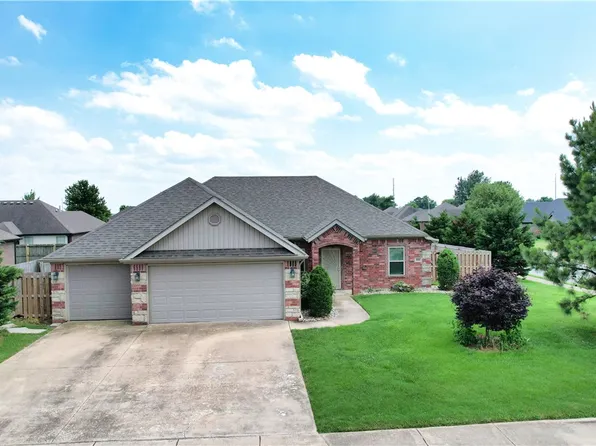 400 Capri St, Centerton, AR 72719