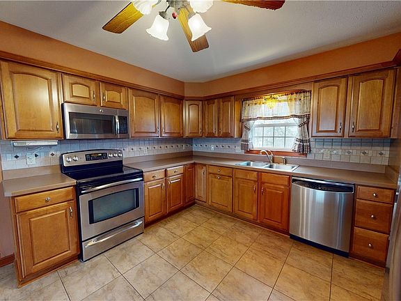 2nd image of 30201 Meadowview Dr