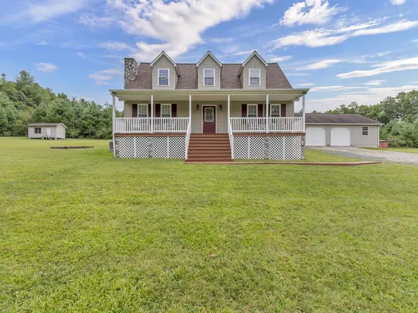 393 Beagle Club Rd, Jumping Branch, WV 25969