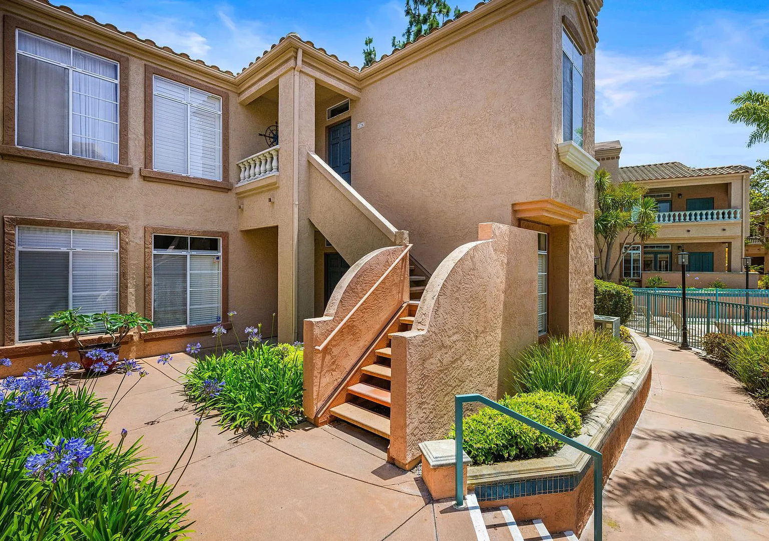 Beautiful condo in Palmilla Del Oro in Oceanside! — Photo 1