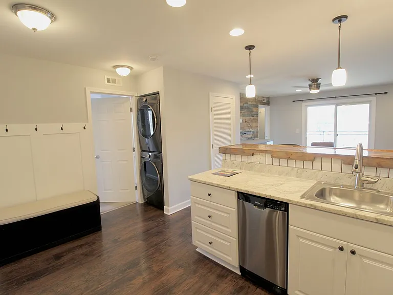 1340F Hunters Rd — Photo 12