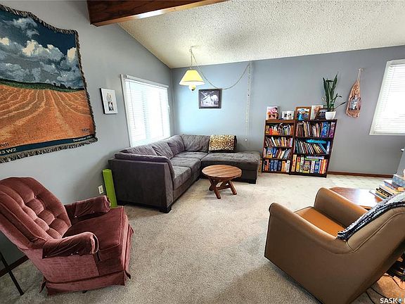 4th image of 304 Second AVENUE E