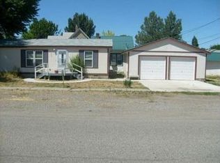406 3rd Ave E, Gooding, ID 83330
