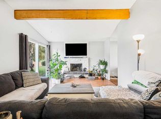 5112 SW Maryvale Dr NE, Calgary, AB T2A 2T4