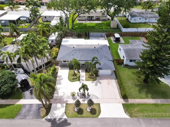 3230 Roosevelt St, Hollywood, FL 33021