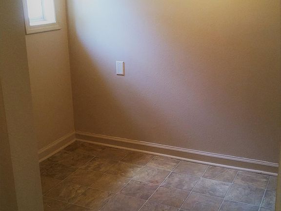 5th image of 405A W Mimosa Dr