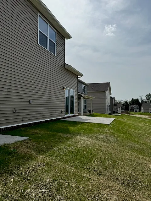 4 bed, 2.5 bath, 2155 sqft, $2,649 — Photo 4