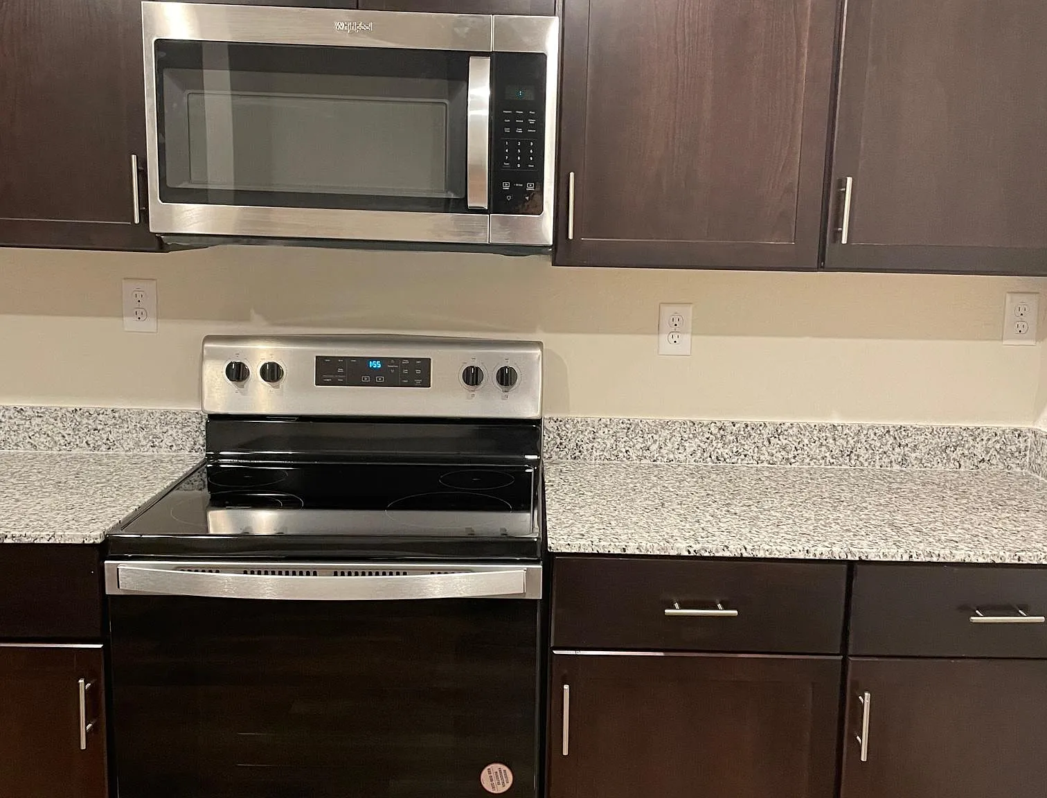 4 bed, 2029 sqft, $1,995 — Photo 4