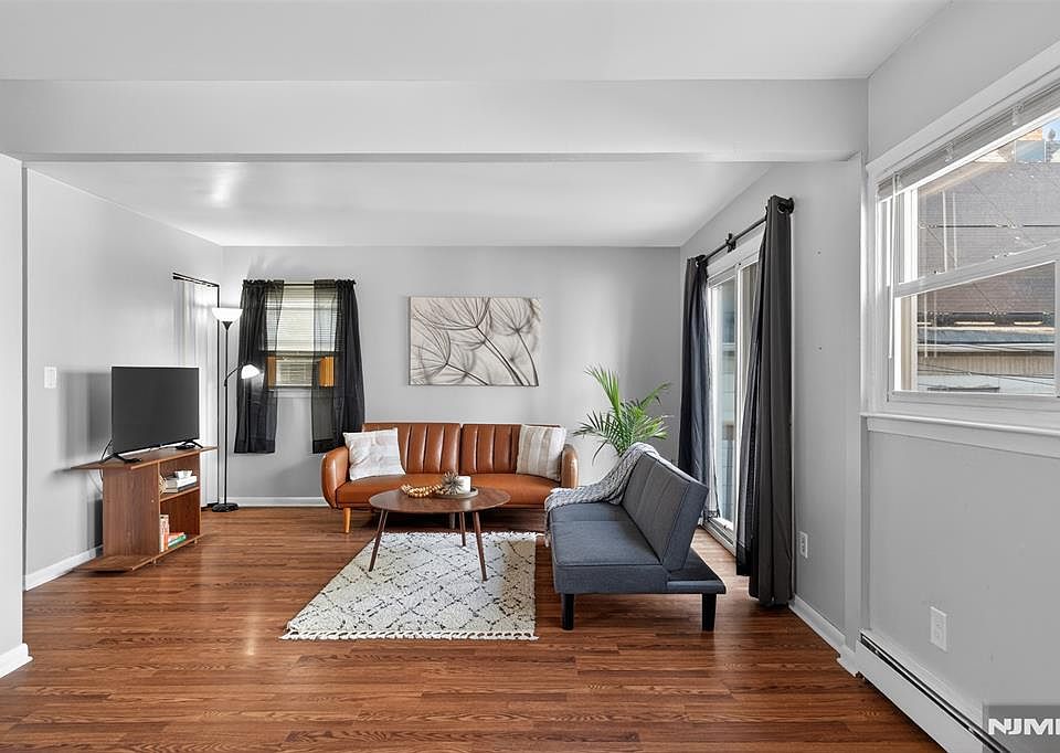 1st image of 7 Westminster Pl
