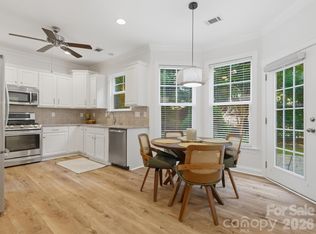 1022 Fleming Ln, Matthews, NC 28104
