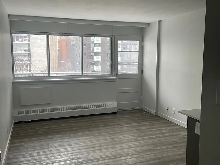 257 Lisgar St — Photo 14