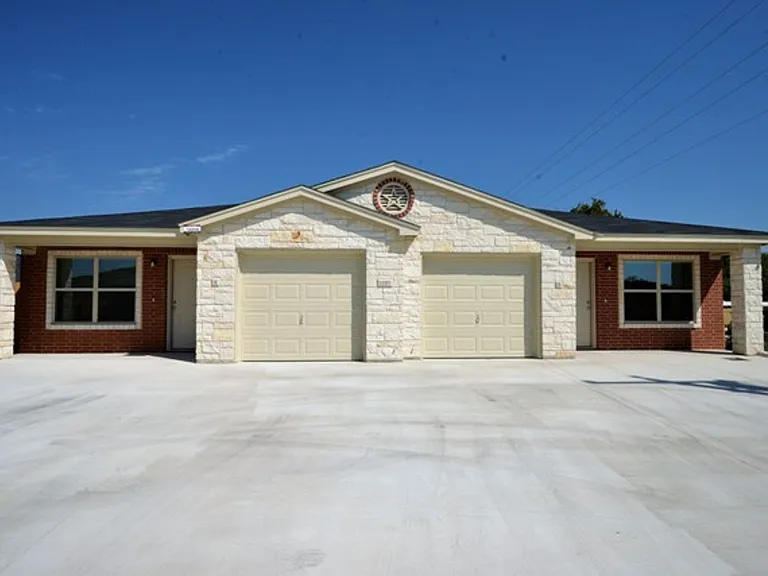 1107 Stealth Ln — Photo 1