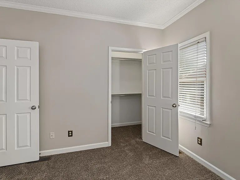 1810 Oakcrest Ct — Photo 26
