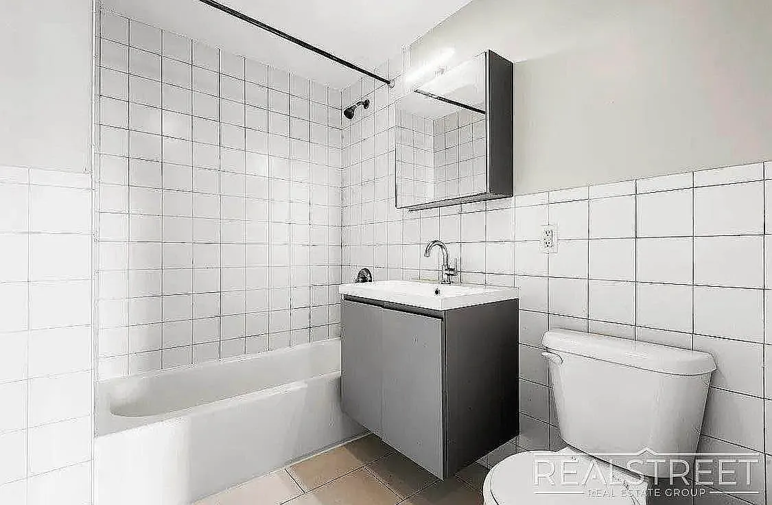 21 Bogart Street — Photo 3