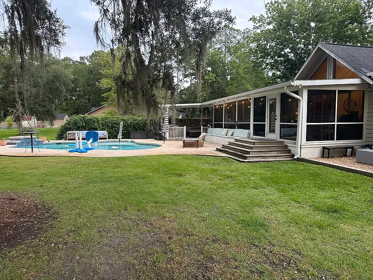 307 Doe Run Cir — Photo 19