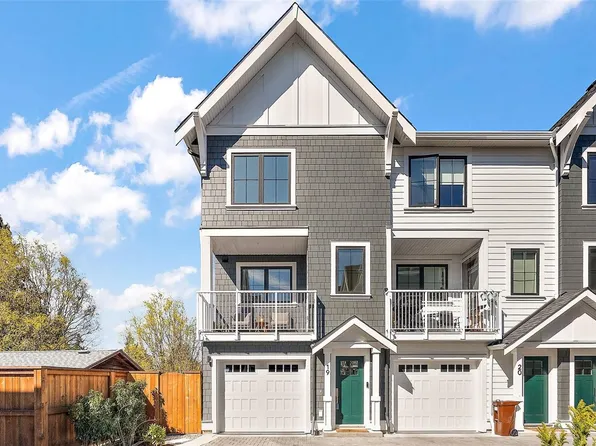 3450 Whittier Ave #Townhouse 19, Saanich, BC V8Z 3R2