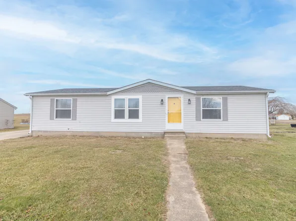 1104 W Hollywood Dr, Rushville, IN 46173